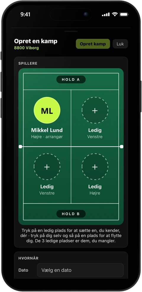 Opret en kamp i PadelRanks: banen med Hold A og Hold B, arrangøren på én plads og tre ledige pladser.